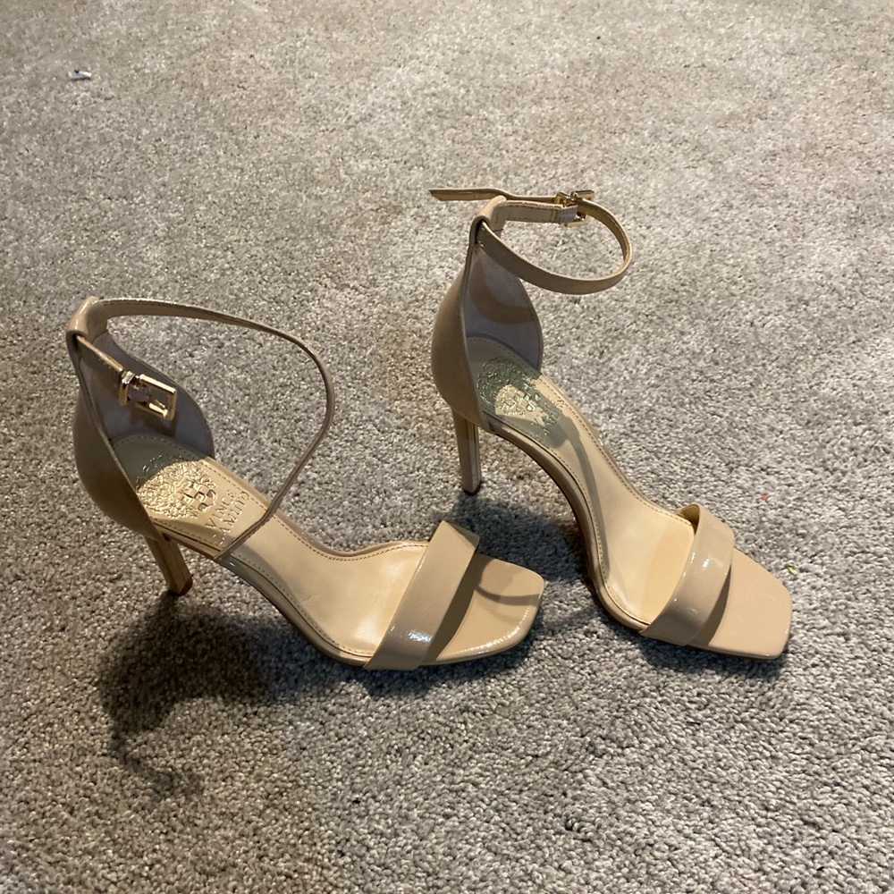 Vince Camuto Nude heels